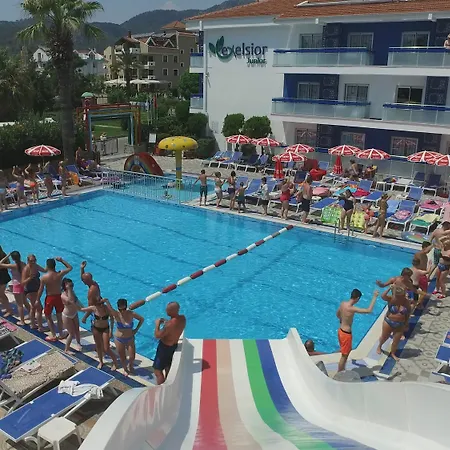 Exelsior Junior מלון